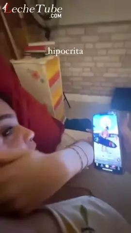 Mel Maia mostrando o decote nos stories do Insta